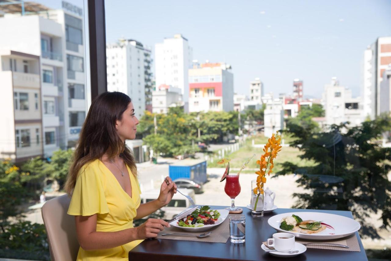 Golden Line Hotel Danang Exterior foto